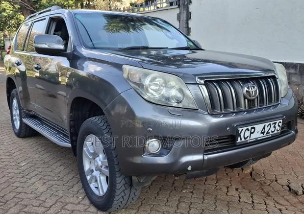 Toyota Land Cruiser Prado 3.0 TD 2010 Gray