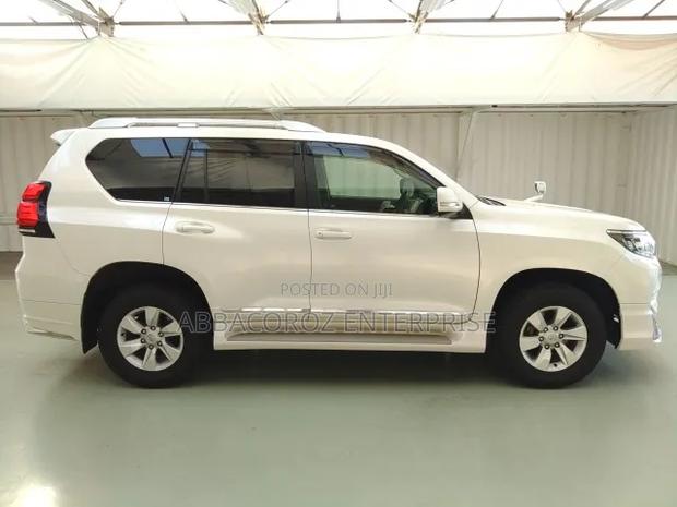 Toyota Land Cruiser Prado 2021 White