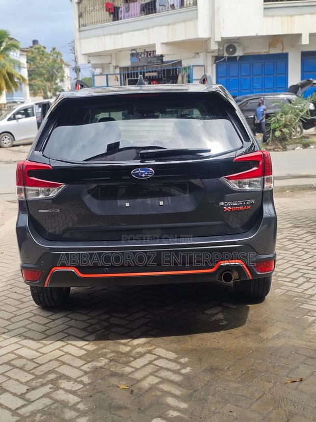 Subaru Forester 2019 Gray