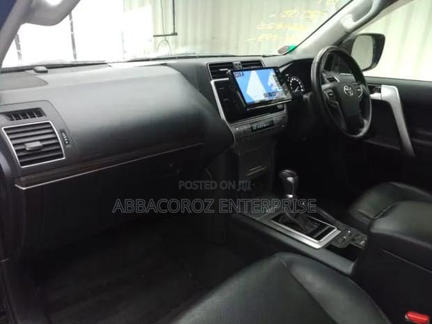 Toyota Land Cruiser Prado 2021 Black
