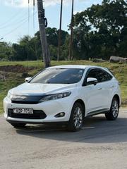 Toyota Harrier 2016 White for sale