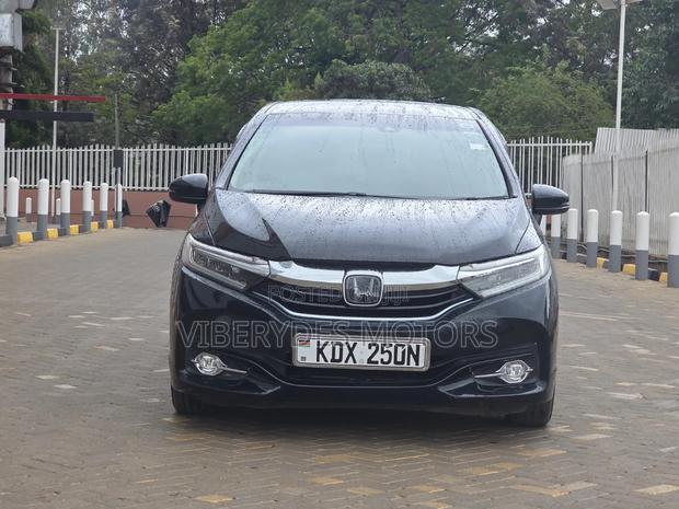 Honda Fit Shuttle 2017 Black