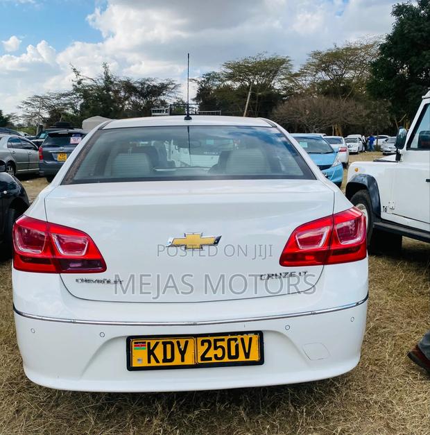 Chevrolet Cruze 2015 White