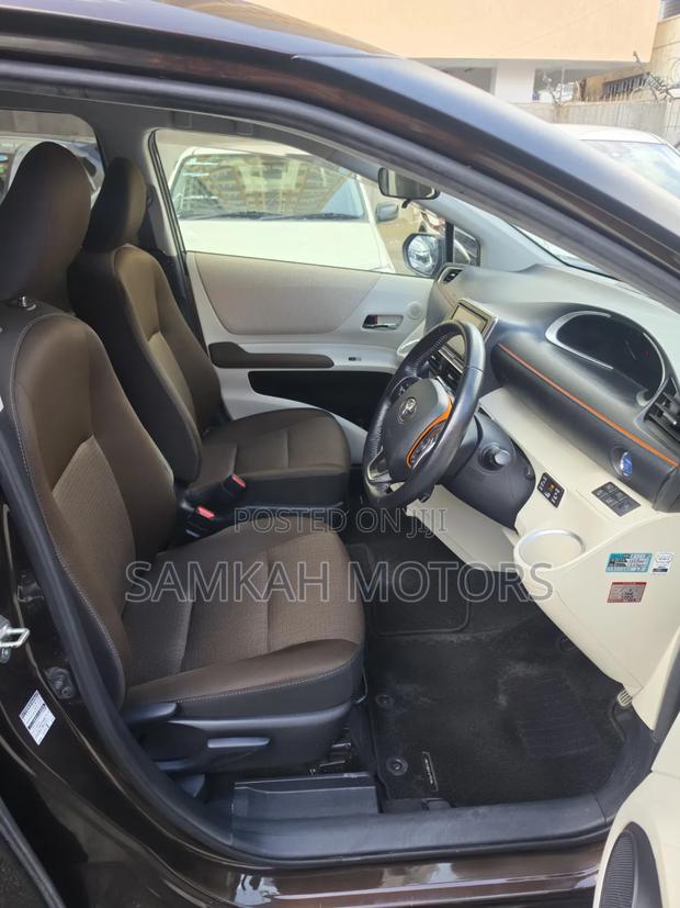 Toyota Sienta 2020 Brown