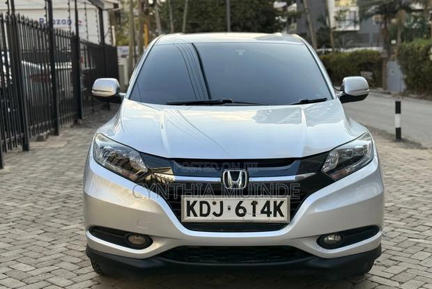 Honda Vezel 2015 Silver