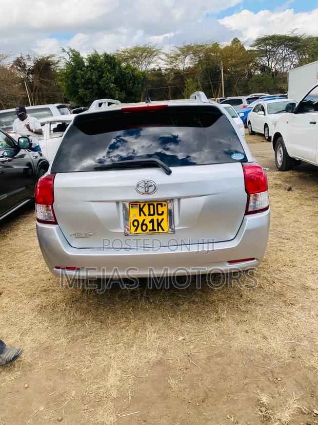 Toyota Corolla Fielder 2015 Silver