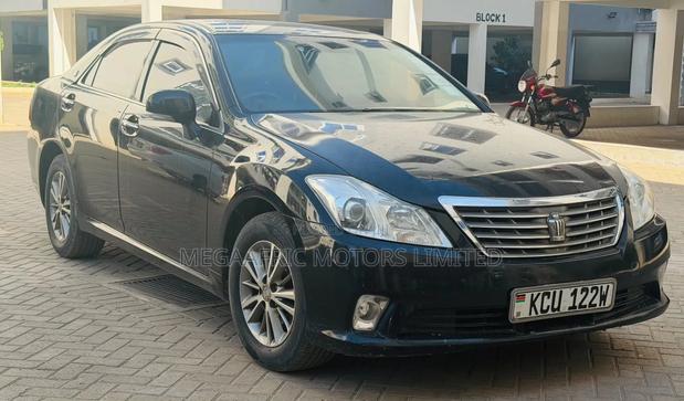 Toyota Crown 2012 Black