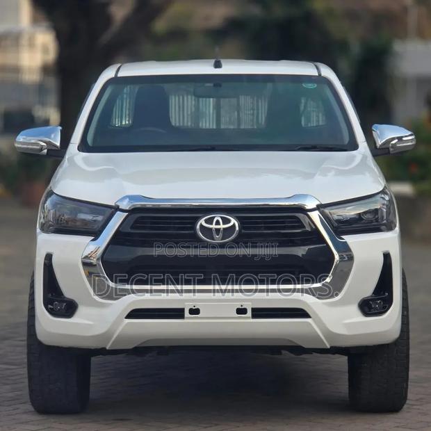 Toyota Hilux 2020 White