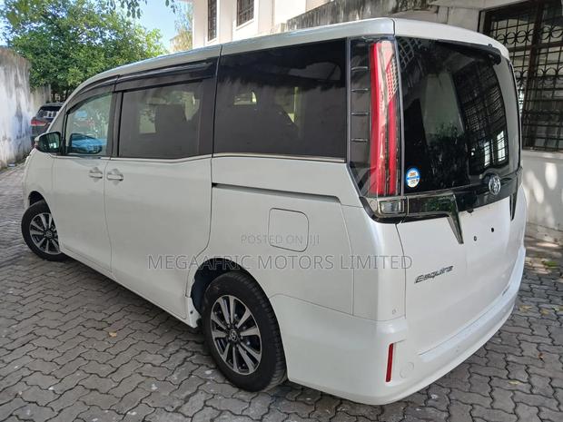 Toyota Esquire 2019 White
