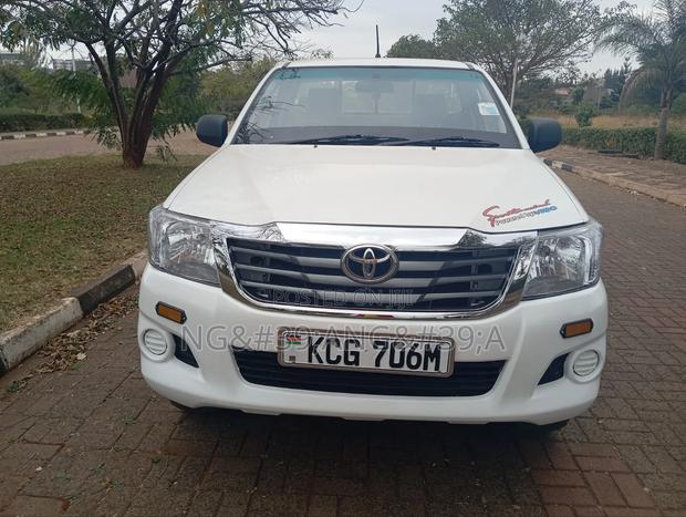 Toyota Hilux 2015 White