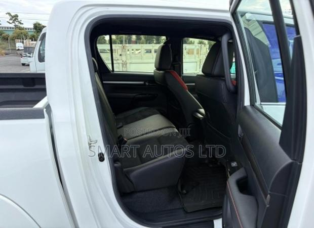 Toyota Hilux Revo Double Cab Deisel 2.4 AWD 2021