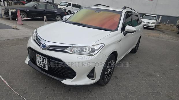 Toyota Corolla Fielder 2018 White
