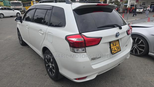 Toyota Corolla Fielder 2018 White