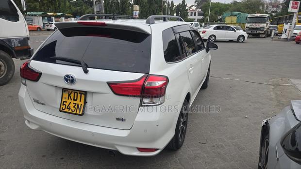 Toyota Corolla Fielder 2018 White