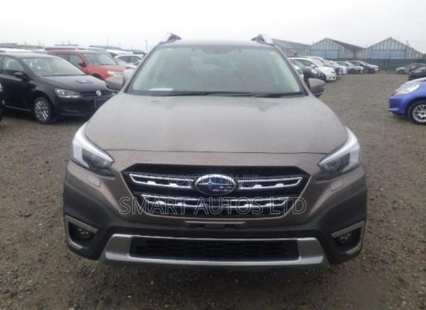 Subaru Outback 2022 Brown