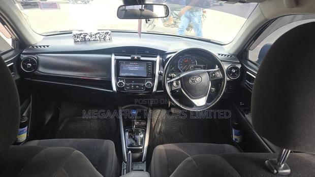 Toyota Corolla Fielder 2018 Black