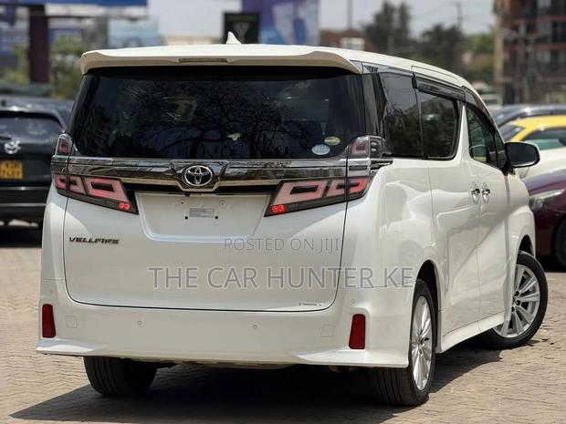 Toyota Vellfire 2019