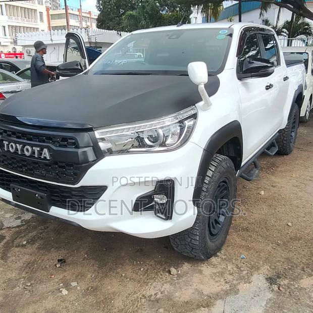Toyota Hilux 2.8 Diesel 2020 White