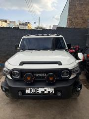 Toyota FJ Cruiser 2014 Pearl for sale
