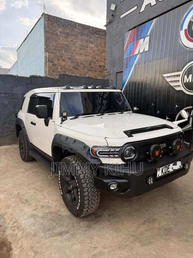 Toyota FJ Cruiser 2014 Pearl