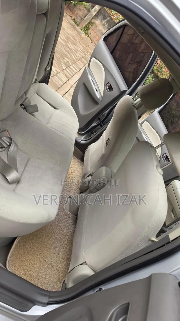 Toyota Belta 2009 Silver