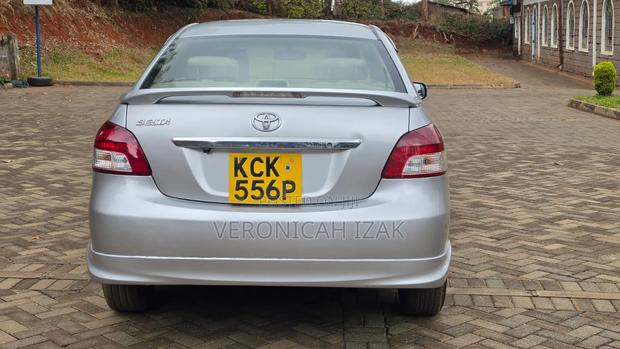Toyota Belta 2009 Silver
