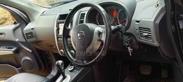 Nissan X-Trail 2000 Black