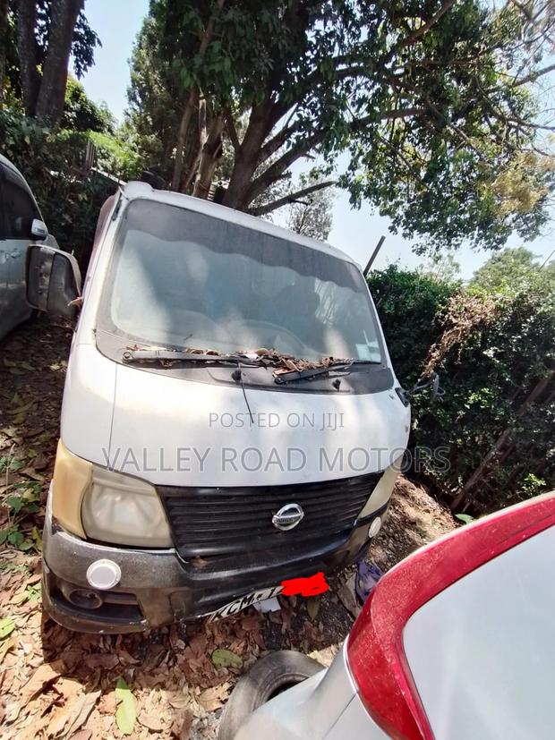 Nissan Caravan 2012 White