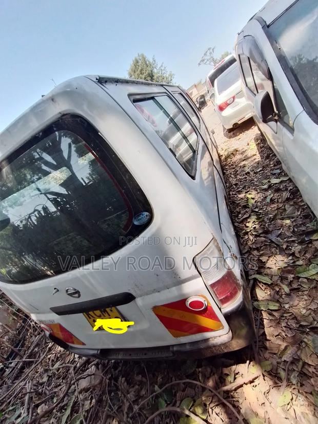 Nissan Caravan 2012 White