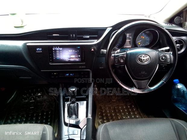 Toyota Auris 2016 Red