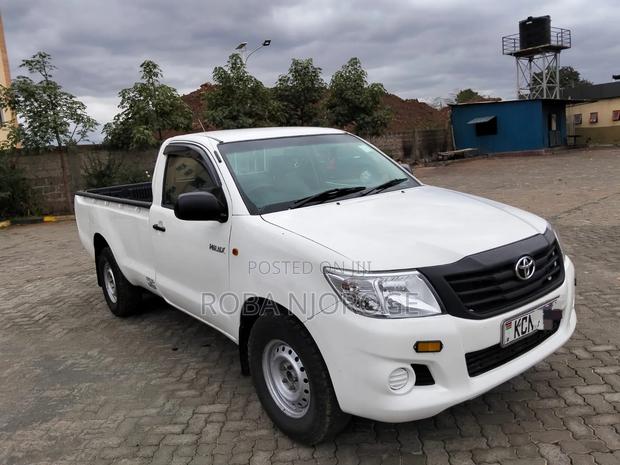 Toyota Hilux 2.5 D-4D SRX 2011 Pearl
