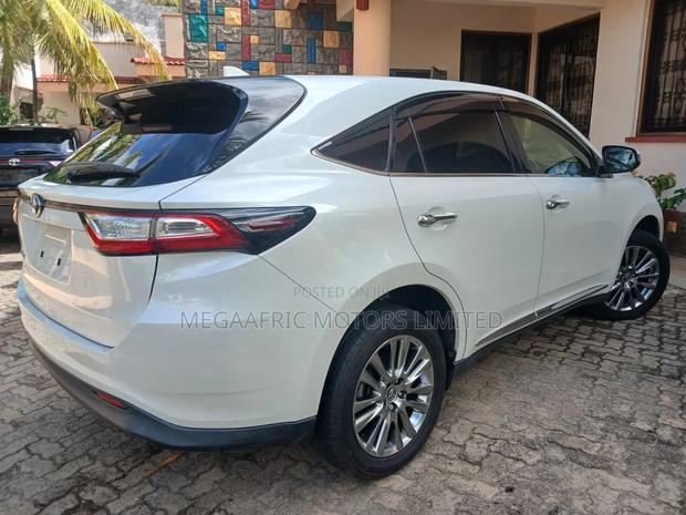 Toyota Harrier 2019 White