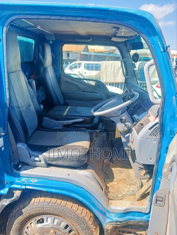 Mitsubishi Fuso 2008 Blue