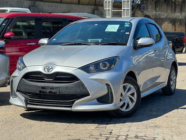 Toyota Yaris 2020 Silver