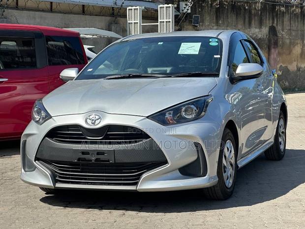 Toyota Yaris 2020 Silver