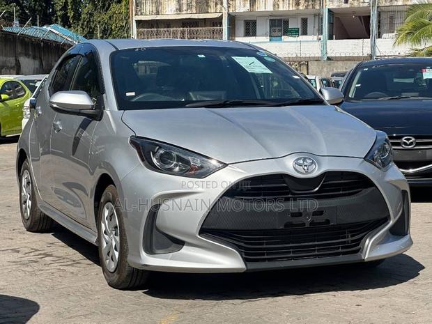 Toyota Yaris 2020 Silver