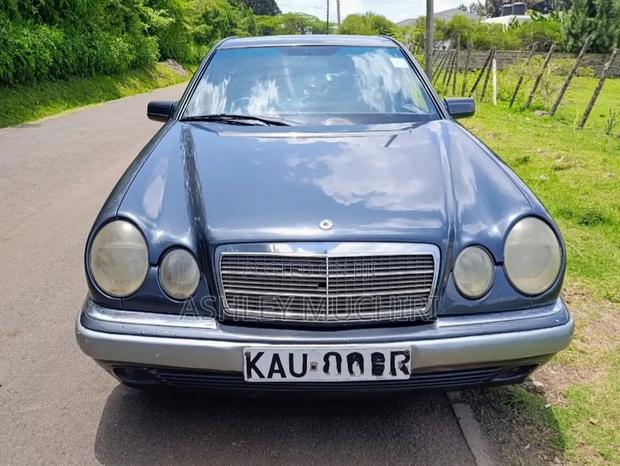 Mercedes-Benz E200 1998 Blue