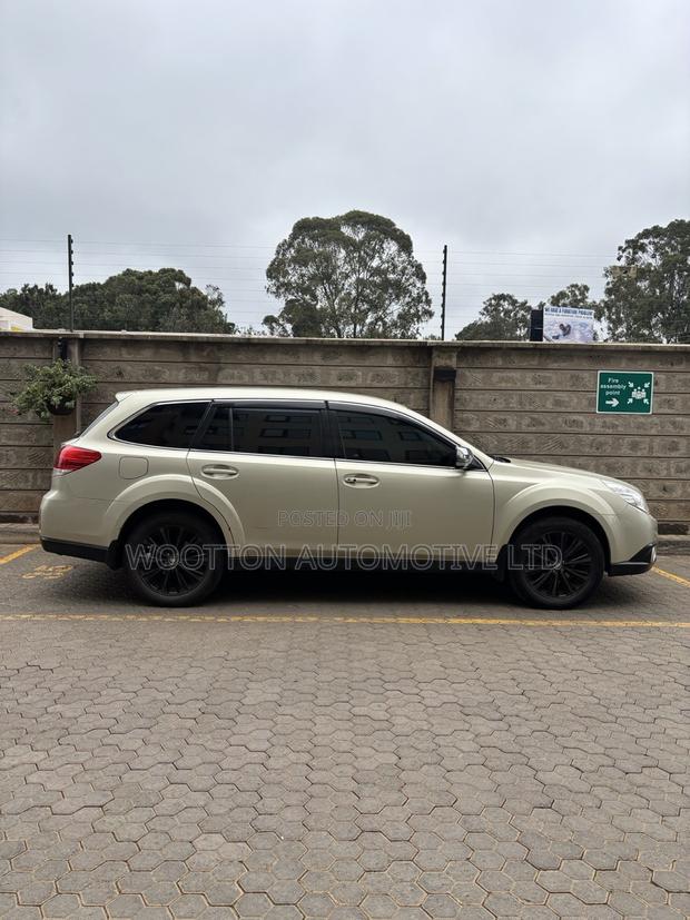 Subaru Outback 2009 Gold
