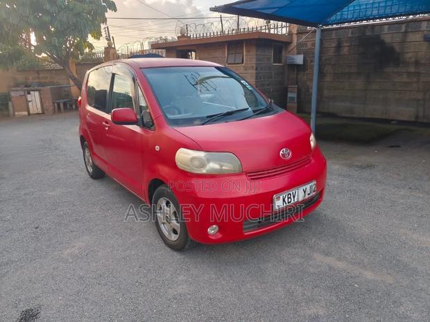 Toyota Porte 2007 Red