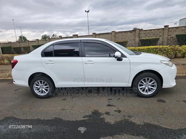 Toyota Axio 2017 Pearl