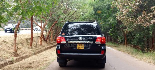 Toyota Land Cruiser 2014 Black