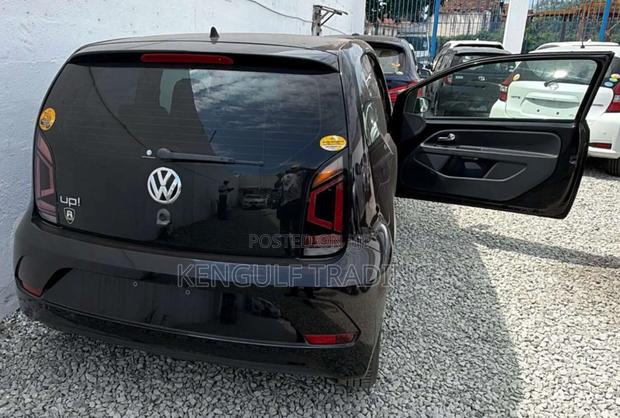Volkswagen Up 2017 Black