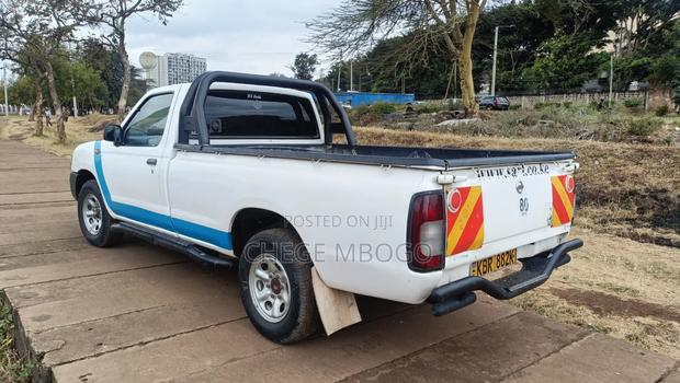 Nissan Hardbody 2012 White
