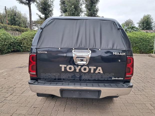 Toyota Hilux 3.0 D-4D 4x4 2013 Black