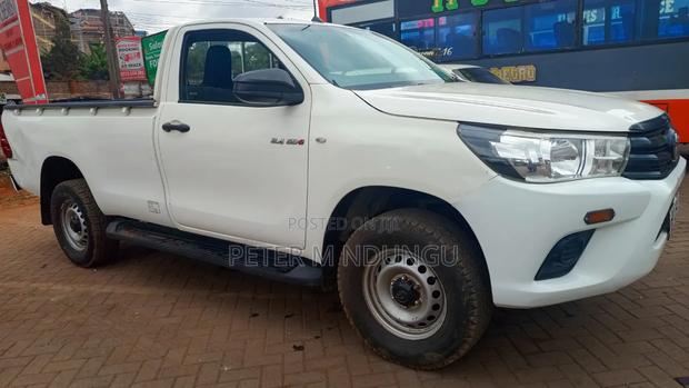 Toyota Hilux 2020 White