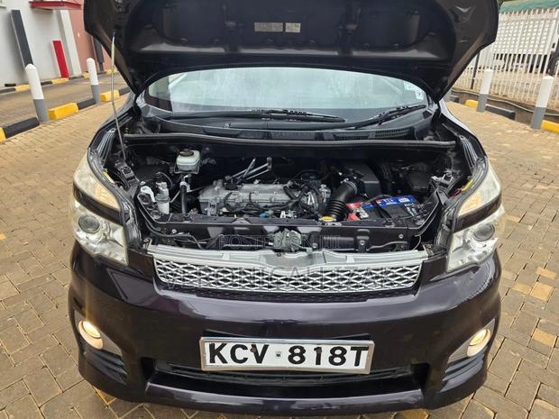 Toyota Voxy 2012 Black