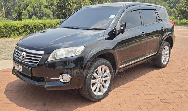 Toyota Vanguard 2012 Black