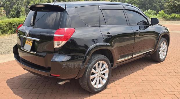 Toyota Vanguard 2012 Black
