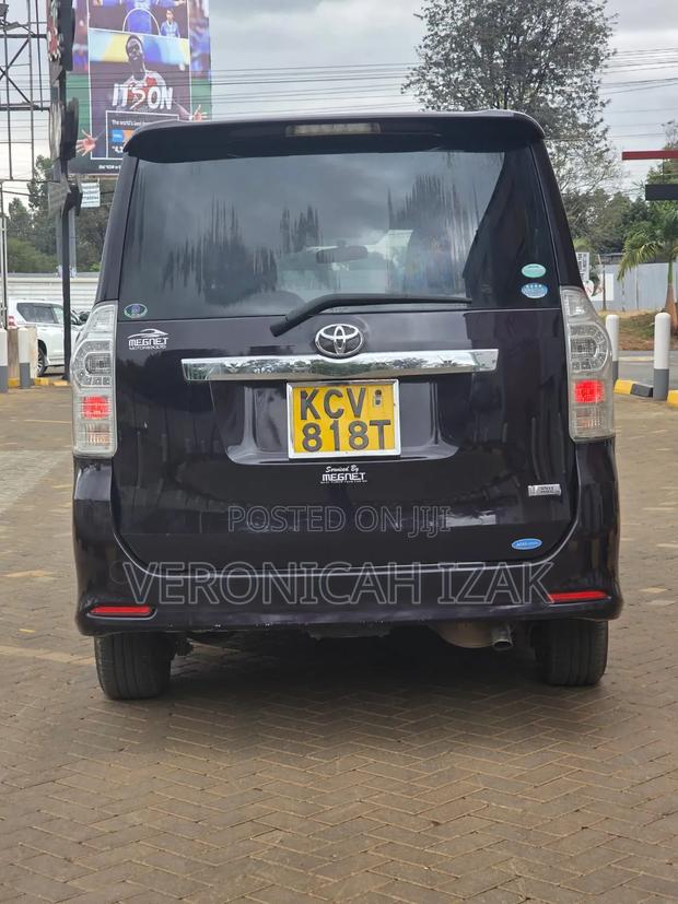 Toyota Voxy 2012 Black
