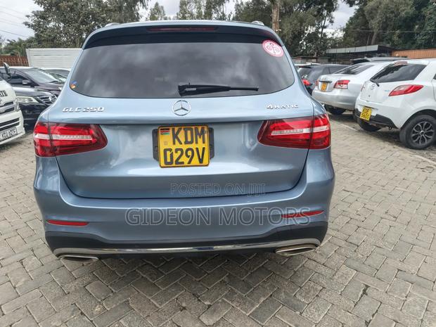Mercedes-Benz GLC-Class 2016 Blue